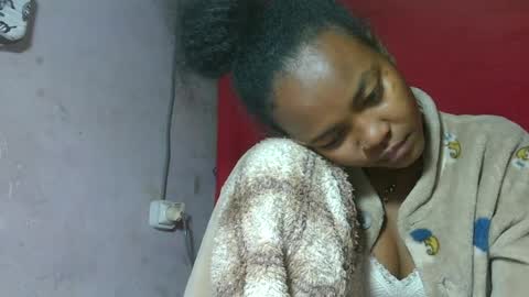 elia011 online show from June 14, 2:24 am