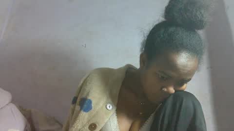 elia011 online show from June 14, 2:41 pm