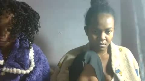elia011 online show from June 15, 9:22 am