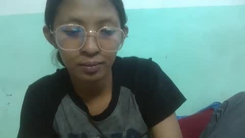 Snapshot of eliah193653 chatting on November 27, 5:42 am eliah193653 online show from November 27, 5:42 am