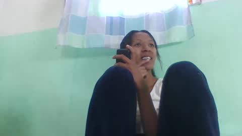 Snapshot of eliah193653 chatting on December 5, 6:44 am eliah193653 online show from December 5, 6:44 am