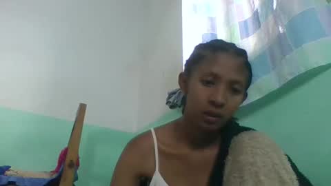 Snapshot of eliah193653 chatting on December 14, 5:57 am eliah193653 online show from December 14, 5:57 am