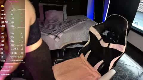 eliana_meaw online show from June 4, 1:06 pm