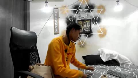 Snapshot of eliana_prince chatting on December 1, 3:44 am eliana_prince online show from December 1, 3:44 am