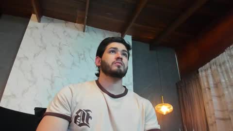 Snapshot of eliankeiser chatting on November 19, 12:27 pm Elian online show from November 19, 12:27 pm