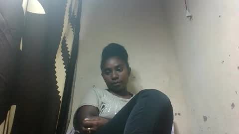 Snapshot of eliannee chatting on December 13, 7:53 pm eliannee online show from December 13, 7:53 pm