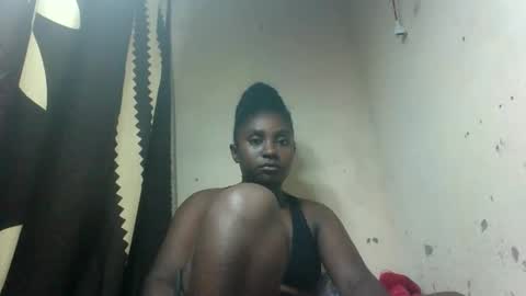 Snapshot of eliannee chatting on December 14, 8:46 pm eliannee online show from December 14, 8:46 pm