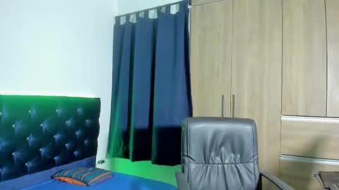 Snapshot of elias_ford chatting on October 10, 7:46 pm elias_ford online show from October 10, 7:46 pm