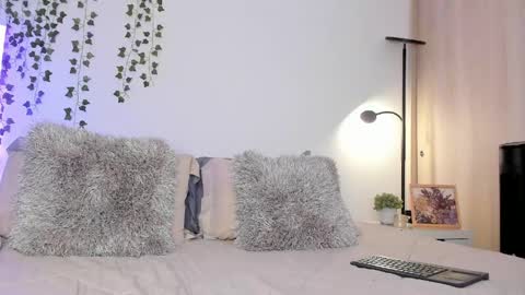Snapshot of elicortes_ chatting on April 19, 7:38 pm Eli online show from April 19, 7:38 pm