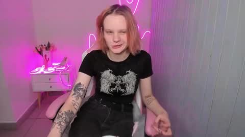 Snapshot of elieiza_xo chatting on October 12, 3:49 am elieiza_xo online show from October 12, 3:49 am