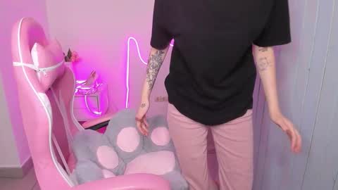 Snapshot of elieiza_xo chatting on October 14, 8:59 am elieiza_xo online show from October 14, 8:59 am