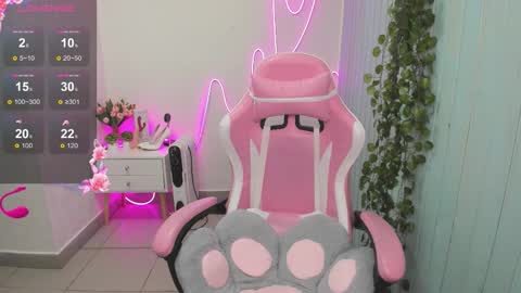 Snapshot of elieiza_xo chatting on November 14, 10:14 am elieiza_xo online show from November 14, 10:14 am