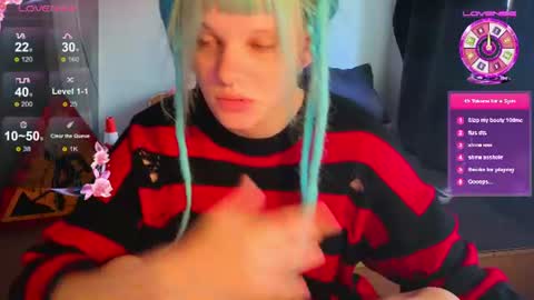 Snapshot of elieiza_xo chatting on July 3, 9:27 am elieiza_xo online show from July 3, 9:27 am
