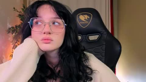 Ellie online show from September 25, 8:12 pm