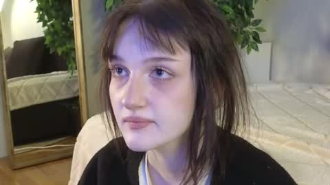 Ellie online show from October 21, 5:19 am