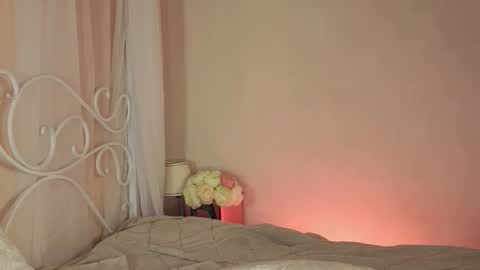 Ellie online show from October 22, 5:19 am