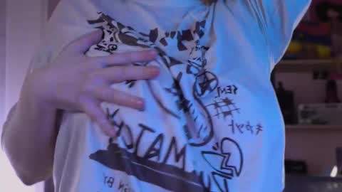 Snapshot of eliejay chatting on March 18, 5:21 am Ellie online show from March 18, 5:21 am