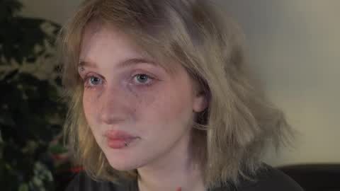 Snapshot of eliejay chatting on March 26, 5:24 am Ellie online show from March 26, 5:24 am