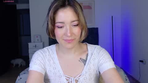 eliiih_ online show from September 23, 2:14 am