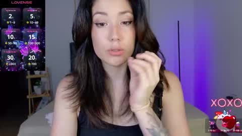 eliiih_ online show from October 3, 3:36 am