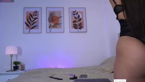 E L I I Z A B E T H   online show from December 15, 11:42 pm