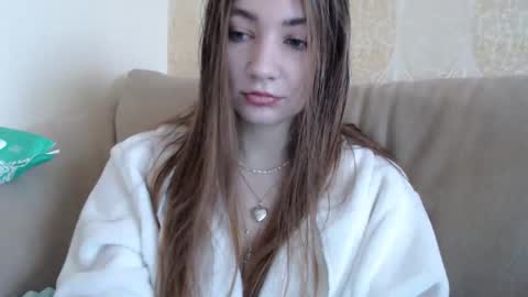 eliizabethhh online show from February 16, 1:18 pm