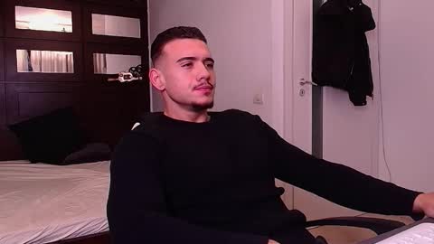 ElijahThorne online show from December 17, 5:46 am