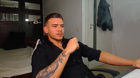 ElijahThorne online show from January 8, 6:26 am