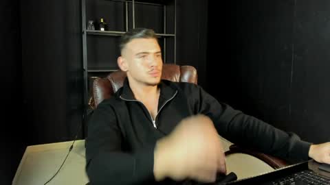 ElijahThorne online show from April 1, 8:26 am