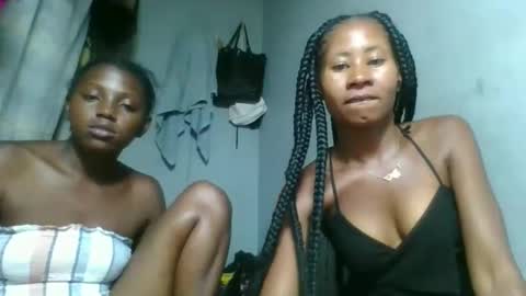 elina981 online show from February 8, 9:40 pm