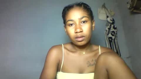 Snapshot of elina981 chatting on April 1, 11:13 pm elina981 online show from April 1, 11:13 pm