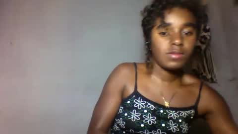 Snapshot of elina981 chatting on April 2, 11:52 am elina981 online show from April 2, 11:52 am