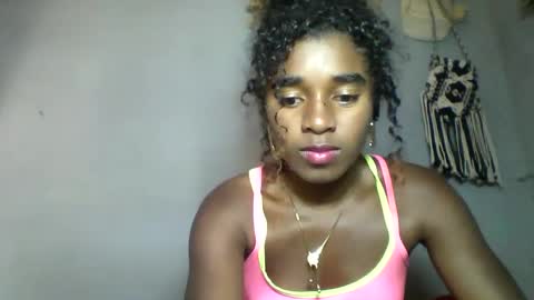 Snapshot of elina981 chatting on April 3, 5:49 am elina981 online show from April 3, 5:49 am