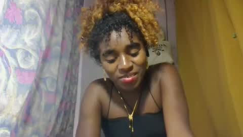 Snapshot of elina981 chatting on April 3, 5:55 pm elina981 online show from April 3, 5:55 pm