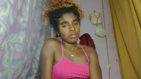 Snapshot of elina981 chatting on April 7, 6:41 pm elina981 online show from April 7, 6:41 pm
