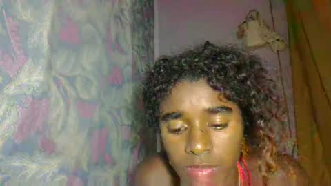 Snapshot of elina981 chatting on April 9, 8:58 pm elina981 online show from April 9, 8:58 pm