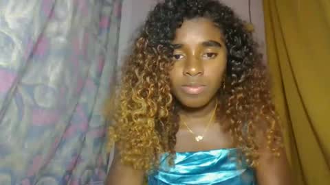 Snapshot of elina981 chatting on April 11, 4:33 pm elina981 online show from April 11, 4:33 pm
