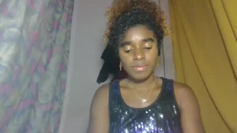 Snapshot of elina981 chatting on April 12, 10:42 am elina981 online show from April 12, 10:42 am