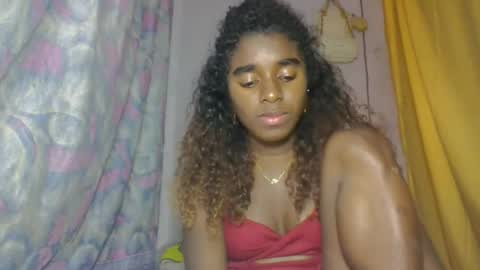 Snapshot of elina981 chatting on April 13, 10:54 am elina981 online show from April 13, 10:54 am