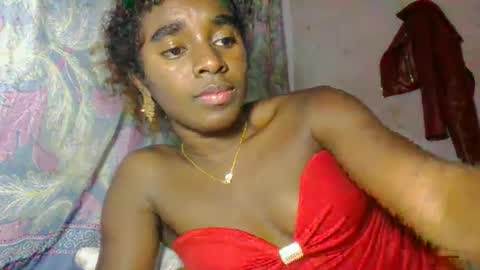 Snapshot of elina981 chatting on April 15, 11:39 am elina981 online show from April 15, 11:39 am