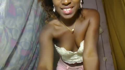 Snapshot of elina981 chatting on April 25, 2:25 pm elina981 online show from April 25, 2:25 pm