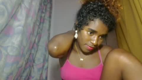 Snapshot of elina981 chatting on April 26, 9:29 am elina981 online show from April 26, 9:29 am