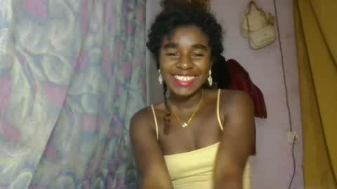 Snapshot of elina981 chatting on April 29, 6:58 pm elina981 online show from April 29, 6:58 pm