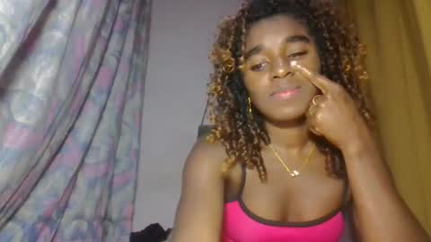 Snapshot of elina981 chatting on May 8, 10:15 pm elina981 online show from May 8, 10:15 pm