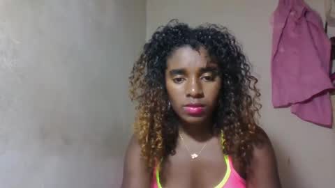 Snapshot of elina981 chatting on May 13, 8:12 am elina981 online show from May 13, 8:12 am