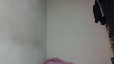 Snapshot of elina981 chatting on May 23, 9:13 am elina981 online show from May 23, 9:13 am