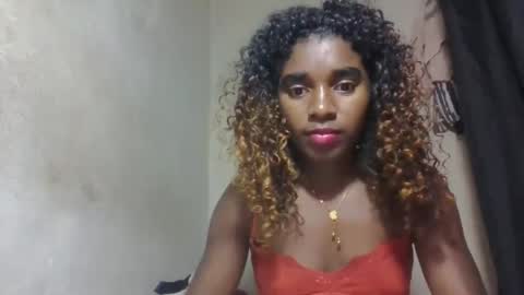 Snapshot of elina981 chatting on June 3, 3:50 pm elina981 online show from June 3, 3:50 pm