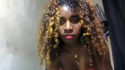 Snapshot of elina981 chatting on June 4, 9:26 am elina981 online show from June 4, 9:26 am