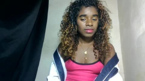 Snapshot of elina981 chatting on June 11, 6:50 pm elina981 online show from June 11, 6:50 pm