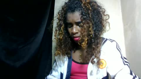 Snapshot of elina981 chatting on June 12, 6:56 am elina981 online show from June 12, 6:56 am